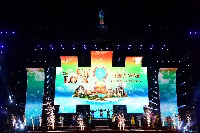 Lễ ra quân UNLOCK The 5Way Phú Quốc – Life Concepts diễn ra với sự tham gia của hơn 6000 chuyên viên kinh doanh từ hơn 100 đại lý